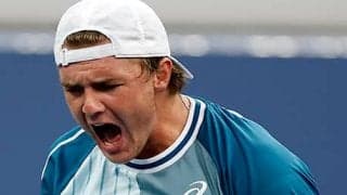  予選勝者が再び激闘制し初16強 