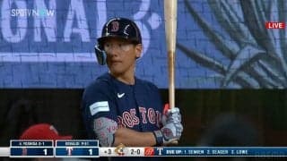 くそっ、抜かれた！吉田正尚、ピッチャー返しのタイムリーに相手投手がマウンド上でストレス爆発