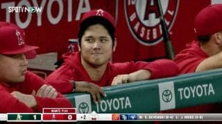 大谷翔平 手術後初めてベンチに登場、試合前にはチームMVPも受賞 チームは連勝ならずも多くの観客が兜姿で声援送る