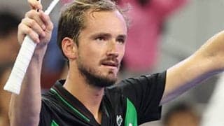  メド、ズベレフ撃破し決勝進出 