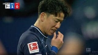 「面白すぎるだろ」「天然すぎるw」世界中で話題のジャガー・浅野拓磨の“衝撃行動” 投げ込まれたチョコの拾い食い→豪快ゴールに各国サポーターが反応