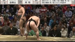 自ら土俵を割った力士と項垂れる力士に「どちらも満身創痍」の声…西岩親方は「言い訳は通用しない」と愛ある苦言