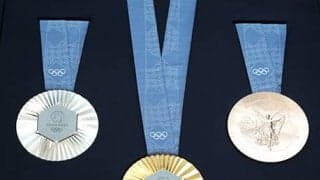 7月開幕パリ五輪のメダル公開