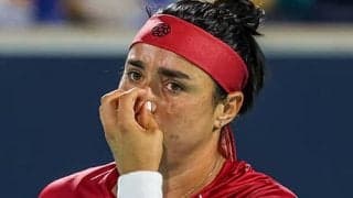 試合中に涙、世界6位が4強逃す