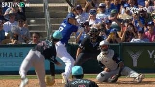 もうちょっと打球上げたいんだよなぁ…大谷翔平、ファン騒然の痛烈二塁打にもベンチで物足りなさそうな仕草