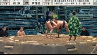 「首大丈夫かしら？」「息ができない…」70キロ台超軽量力士の“ヒヤリな姿”に視聴者心配も……熱戦直後の清々しい振る舞いに称賛の声「紳士的だね」「素晴らしい」