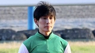 藤岡康太騎手が落馬負傷…桜花賞エトヴプレは鮫島克駿騎手に乗り替わり