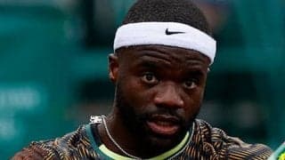  ボールボーイが2度も助け決勝進出 