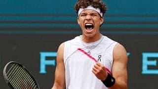 シェルトン、クレー初V 世界14位へ