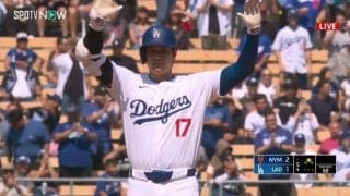 あざとかわいい大谷翔平 出塁時に毎回見せる“防具ぱくっ”の萌えシーン