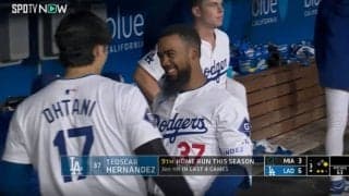 仲良すぎるだろ！大谷翔平、ベンチでとった行動がヤバすぎる　“親友”のホームラン後に見せたほっこりシーン 「安定の名コンビ」「好きすぎるだろw」