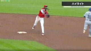 ドジャースがやられた！ MLB最強レベルの超人がヤバすぎる　素手キャッチ→爆肩送球の驚愕プレー… ファン騒然「身体能力エグすぎ」「これは反則レベル」