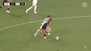 これぞ“フィジカルバトル”！元鹿島&ロシアW杯戦士・大迫勇也VS昌子源による技術満載バッチバチの攻防にファン歓喜「この対戦は熱い！」