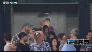 大谷翔平の試合でワイルドすぎる女性ファンが話題 「外から丸見え」「びしょ濡れやんw」