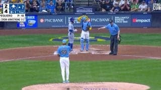 全員ポカーン… 一体、何が起きた！？ 理解不能のままプレー続行！ “謎すぎる判定”が物議を醸す「結局どういうこと？」「監督も意味わかってない」