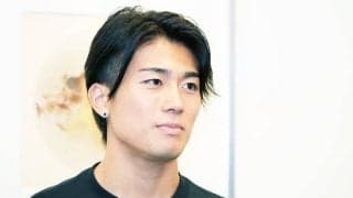 ｢サングラス姿も超イケメン｣｢私服も超オシャレ｣サッカー日本代表No.1シューター中村敬斗｢旅立ちの朝｣の｢恋しい｣伝言に｢ちょっと…」