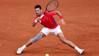 ジョコビッチ、世界11位チチパスをストレートで下して4強も…右膝に不安残す [パリ五輪]