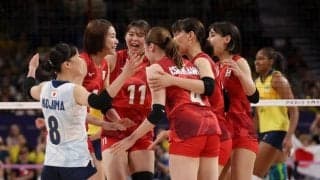 「荒木選手、どういうポーズ？」バレー女子日本代表の自然体ショットが話題「皆さん、素敵な笑顔です」