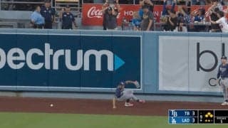 大谷翔平のホームランボールに「そんなことある？」 大記録を知らなかった… 相手外野手の“珍行動”に「ホントかよ」