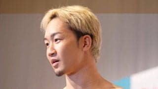 朝倉未来、刺青びっしりのスキンヘッド彫師に路上喫煙を注意 「こういうのを待ってた」「“路上の伝説”が路上に帰って来た」ファン騒然