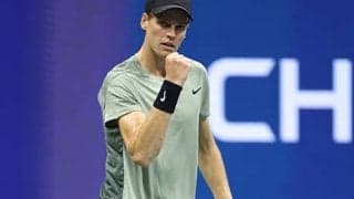  世界1位シナー 2年ぶり全米8強 