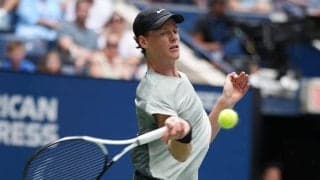 世界1位シナー、勝負強さ発揮し地元アメリカのポールを破って2年ぶり8強[全米オープン]