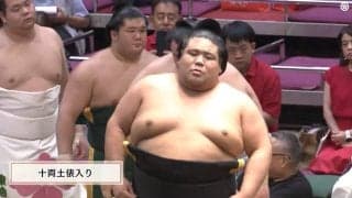 十両力士の“すごい”化粧まわしに驚きの声「装飾すごい」「キラキラしてる」と話題に