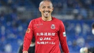 「激うま！」「ベルベットアプローチ」小野伸二氏がゴルフ『プロアマ戦』で披露した絶妙ショットにファン釘付け！「なんでも器用に出来ちゃうシンジさん！すごい！」の声