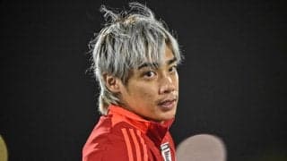 「ちょーかっけー！！」「漫画の主人公だよな」伊東純也のサウジアラビアでの「絵になる練習姿」にファン興奮！「銀髪やっぱりすき」「ワイルドな今のヘアースタイル素敵」の声