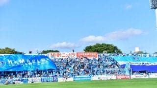 「めっちゃ素敵っす」「緑が新鮮」横浜FCの“勝利の女神”MC三田萌日香のサッカーグラビアが眩しすぎる！「これは見なければ」「露出がすぎるよもにかちゃーん!!」と反響