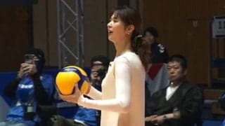 木村沙織、美脚な私服で…“ガチすぎる”始球式 まさかの展開に会場騒然