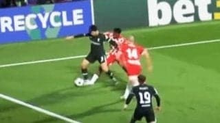 強い！ 遠藤航、２人相手の“鬼キープ”炸裂！ リヴァプールをＣＬ６連勝に導く「さすが！」「最後に背負うのいいよな」