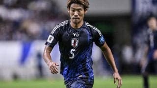 「1枚目が娘でもなく、奥さんってあたりがとても素敵」守田英正が公開した「モデル妻との顔寄せ合い2ショット」が大反響！「ご夫婦とても仲が良さそうで素敵です」の声