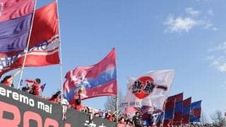 「挑戦的なデザイン」「アーセナル味を感じる」J1初挑戦の岡山の新ユニフォームが発表！ これまでにないイメージに反響「スタッド・ランスっぽさも…」