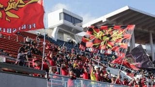 「黒が多くなって嬉しい！」「久しぶりに赤と黒の夢戦士」 昨年はJ2昇格PO敗退の福島、悲願の昇格へ黒い渦が描かれた新ユニフォーム発表！ 「赤黒の冒険者感あって好き」「これ着てチューチュートレインする」