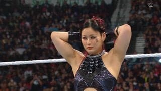 「美しすぎる」人気日本人女子レスラーが全身赤黒“ネトフリコーデ”を披露…ド派手衣装がSNSで話題に