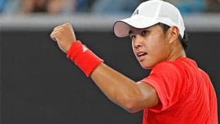 19歳 ストレート勝ちで初戦突破