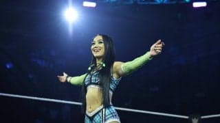 23歳“悪女”レスラーが「まさかの行動」…尊敬レジェンドと抗争で闇落ち→パクリ衣装で“奇行”の一部始終