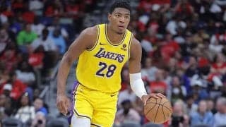 【NBA】豪快ダンクの八村塁を襲ったアクシデント　ウルブズ戦での離脱に現地メディア言及「重大な負傷でないことを願うばかり」