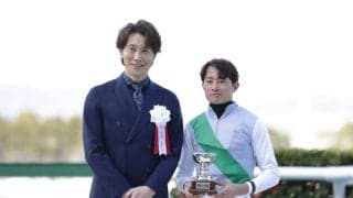 俳優・佐々木蔵之介が新阪神競馬場をPR