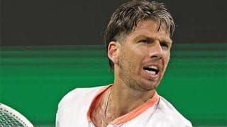  元世界8位 完勝で初戦突破 
