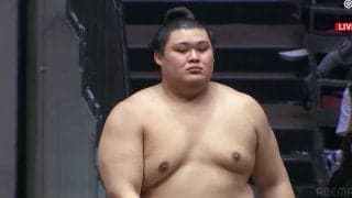 「これはバズる」大の里、大一番を前に花道奥で見せた“謎の動き”に再び脚光 元若乃花が言及「師匠の真似しますからね」