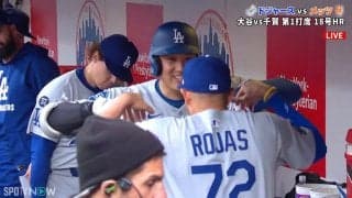 大谷翔平、豪快先頭打者ホームランに超笑顔の裏で…“ひっそりと笑う”意外な選手がファンの間で話題に「守りたいこの笑顔」