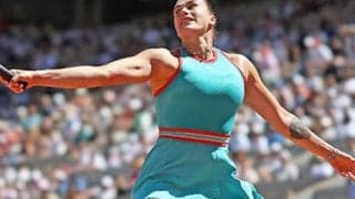  世界1位 相手寄せ付けず16強 