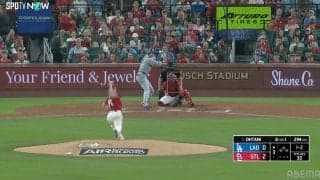 大谷翔平、183キロの爆速ヒット→相手野手がまさかの一回転…守備の名手を翻弄する衝撃打球