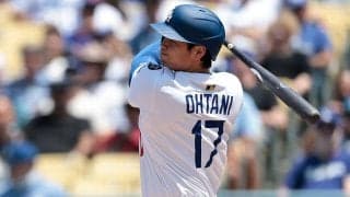 大谷翔平、8戦ぶり26号2ランで日米通算300号に王手 “リアル二刀流”669日ぶりホームランに本拠地熱狂 リプレイ検証で判定覆りHRに