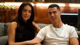 ｢幸せに満ちた顔｣クリスティアーノ・ロナウド、事実婚妻とベッドで添い寝ショット公開 “極上ボディライン”際立つトレ姿も沸騰