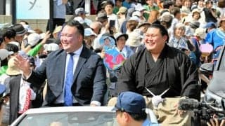 横綱昇進の大の里、ふるさとでパレード　町人口と同じぐらいの大観衆