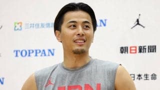「どんだけ日焼けしてんの」富樫勇樹の“黒コゲ顔”に解説陣＆ファンが総ツッコミ！「さすがに黒すぎない？w」「相当に仕上がってる」【バスケ男子日本代表】