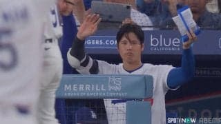 大谷翔平が“もぐもぐ”セレブレーション！同僚フリーマンのツーベースで見せたリアクション